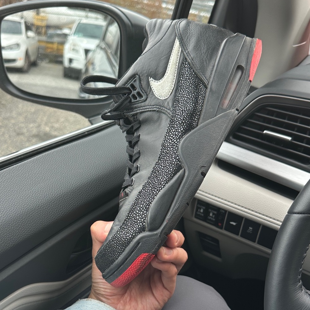 Jordan Black and Red Sneakers - Picture 3 of 4
